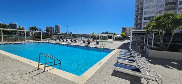 $2,400 | 18051 Biscayne Boulevard, Unit 802, Aventura, FL 33160