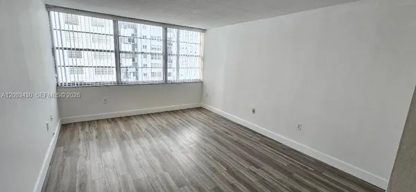 $2,400 | 18051 Biscayne Boulevard, Unit 802, Aventura, FL 33160