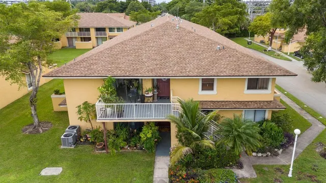 $258,000 | 550 Northwest 214th Street, Unit 201, Miami Gardens, FL 33169