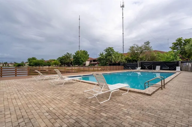 $258,000 | 550 Northwest 214th Street, Unit 201, Miami Gardens, FL 33169