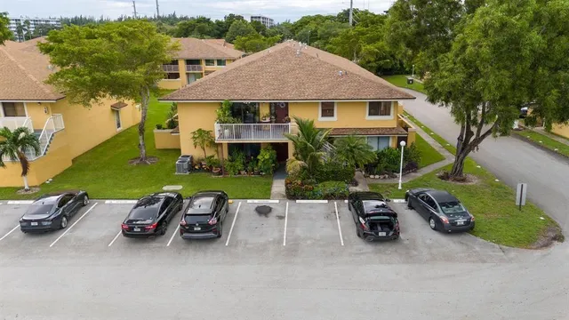 $258,000 | 550 Northwest 214th Street, Unit 201, Miami Gardens, FL 33169
