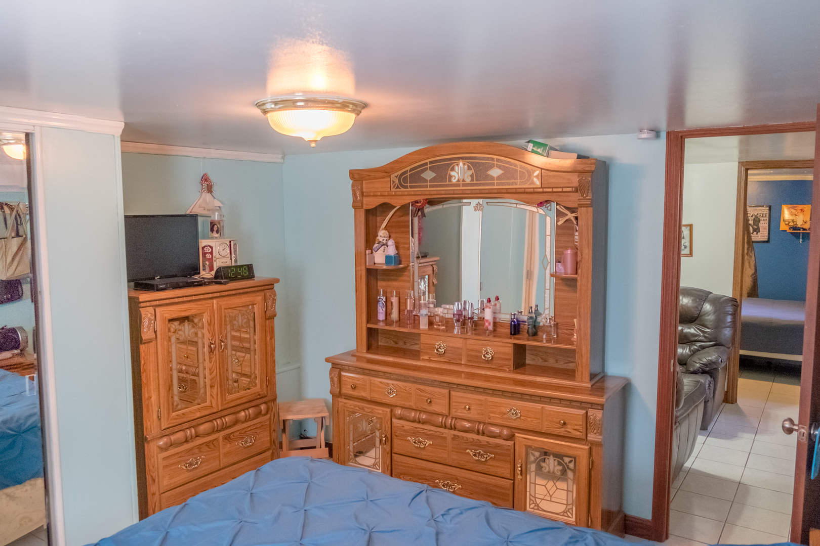 4619 Butterfield Road Hillside, IL 60162 - Photo 32 of 52 a view of hall way with mirror and furniture