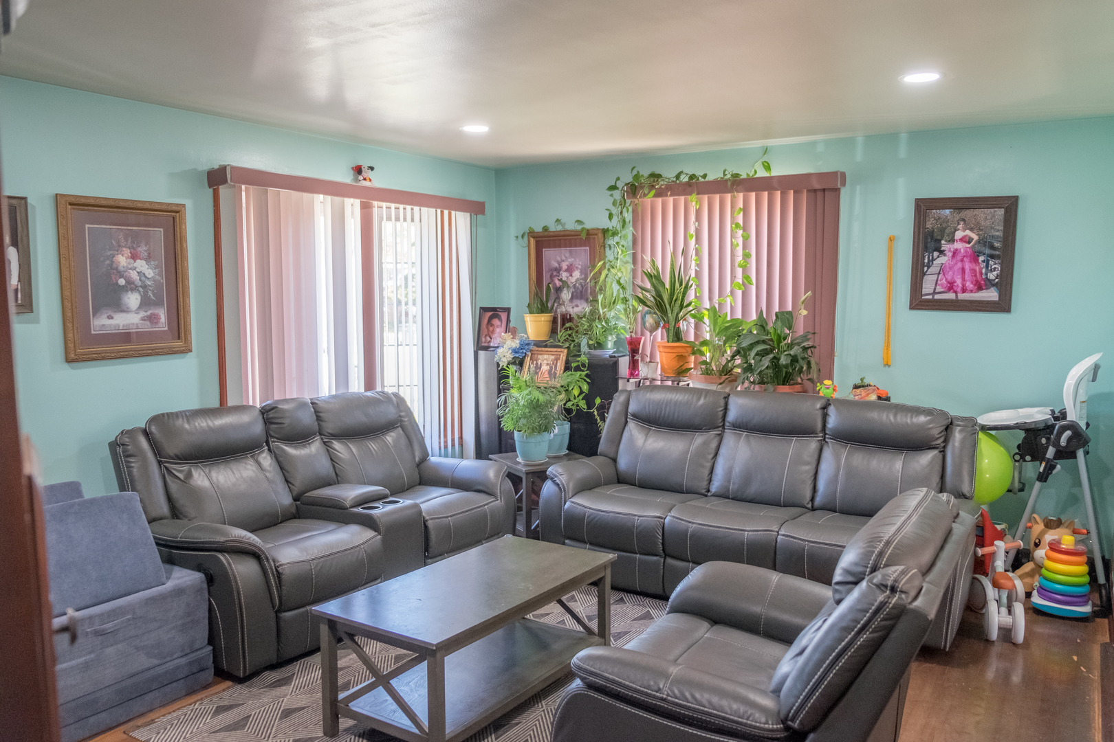 4619 Butterfield Road Hillside, IL 60162 - Photo 5 of 52 a living room with furniture and a window