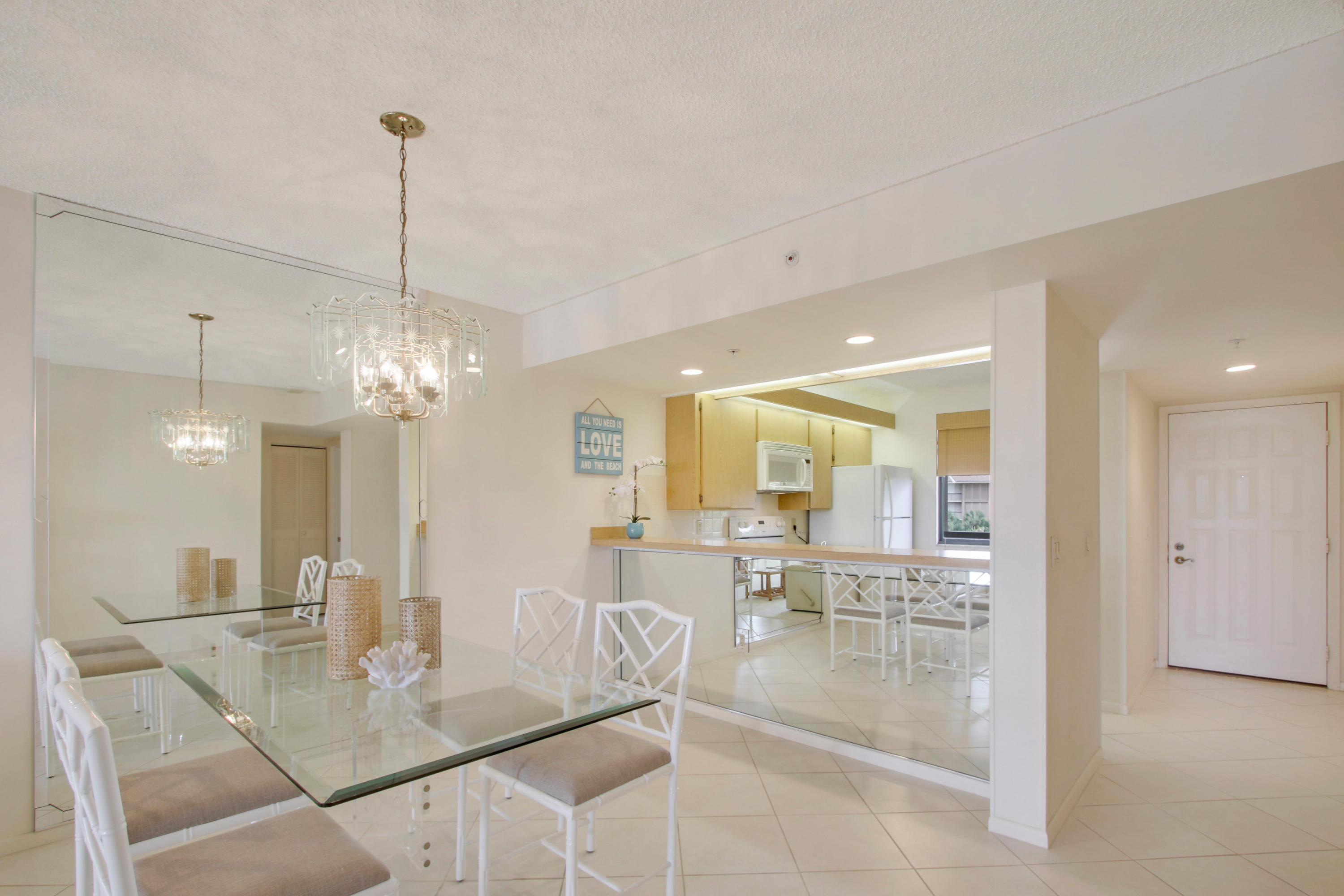 2401 Marina Isle Way, Unit 405 Jupiter, FL 33477 - Photo 5 of 36 Kitchen