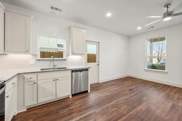 $2,395 | 506 East Kimball Street, Unit 2, Mansfield, TX 76063