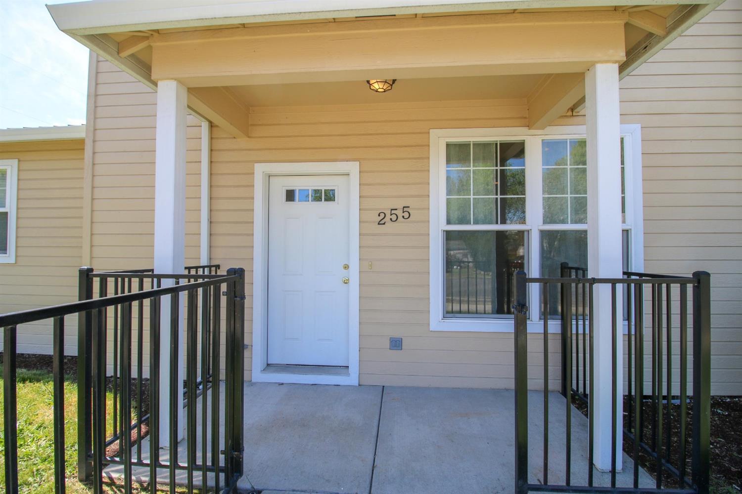 255 North 6th Street Central Point, OR 97502 - Photo 2 of 26 Additional Photo