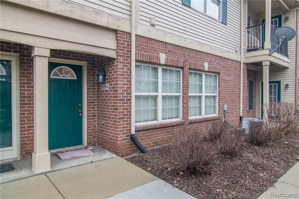 11684 Farmington Road Livonia, MI 48150 - Photo 2 of 35