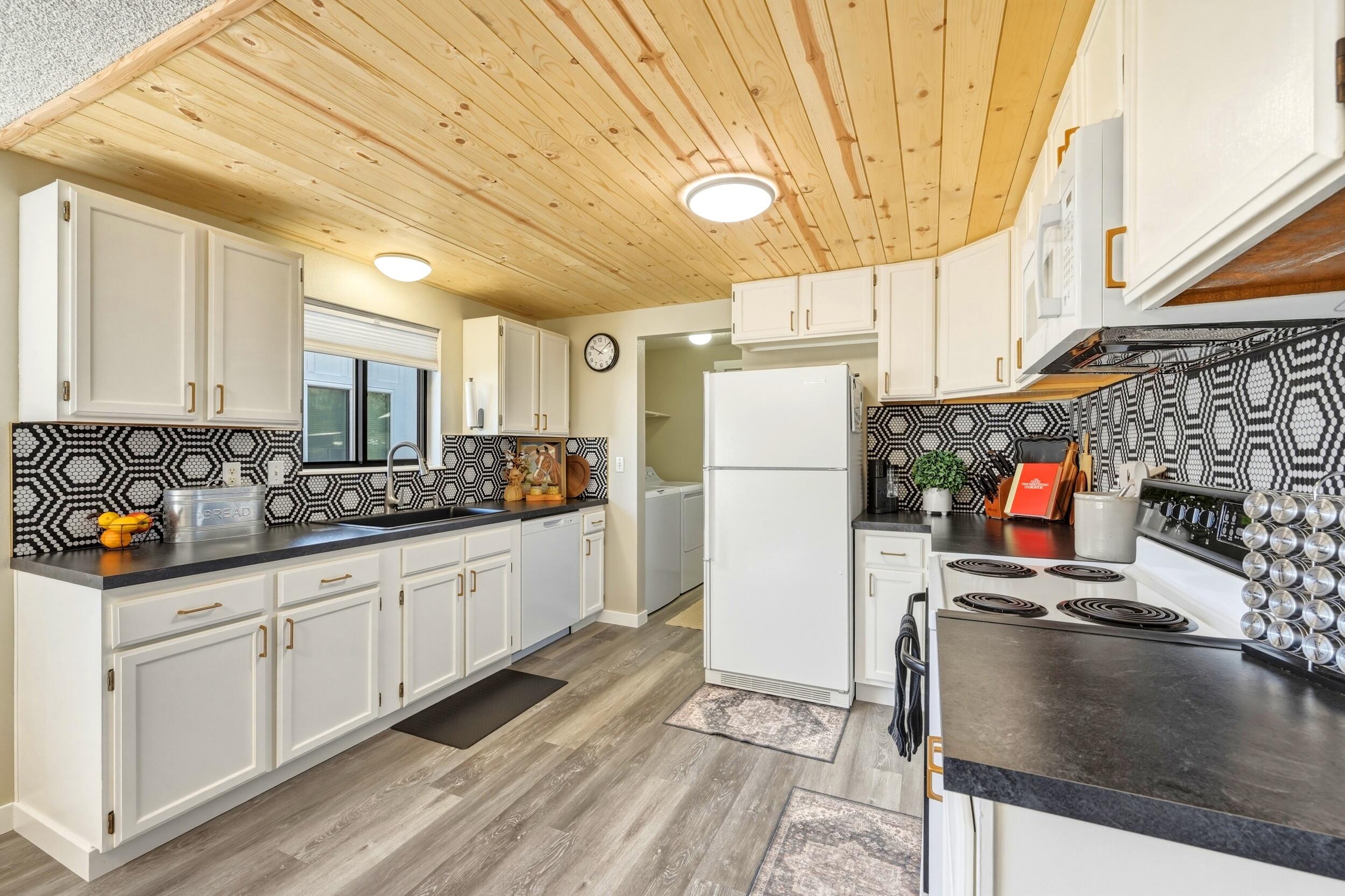 441 Canby Street Sheridan, WY 82801 - Photo 10 of 26 10
