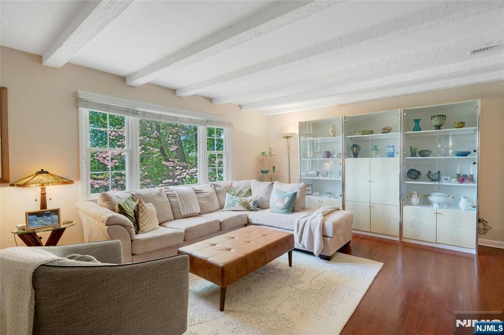109 Malcolm Road Mahwah, NJ 07430 - Photo 13 of 43
