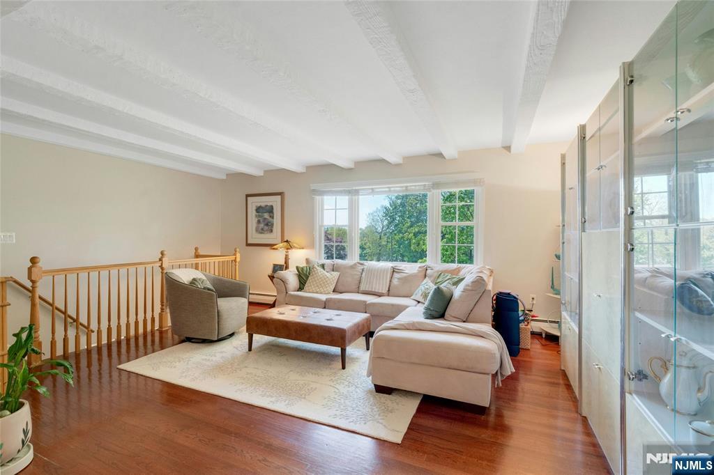 109 Malcolm Road Mahwah, NJ 07430 - Photo 15 of 43