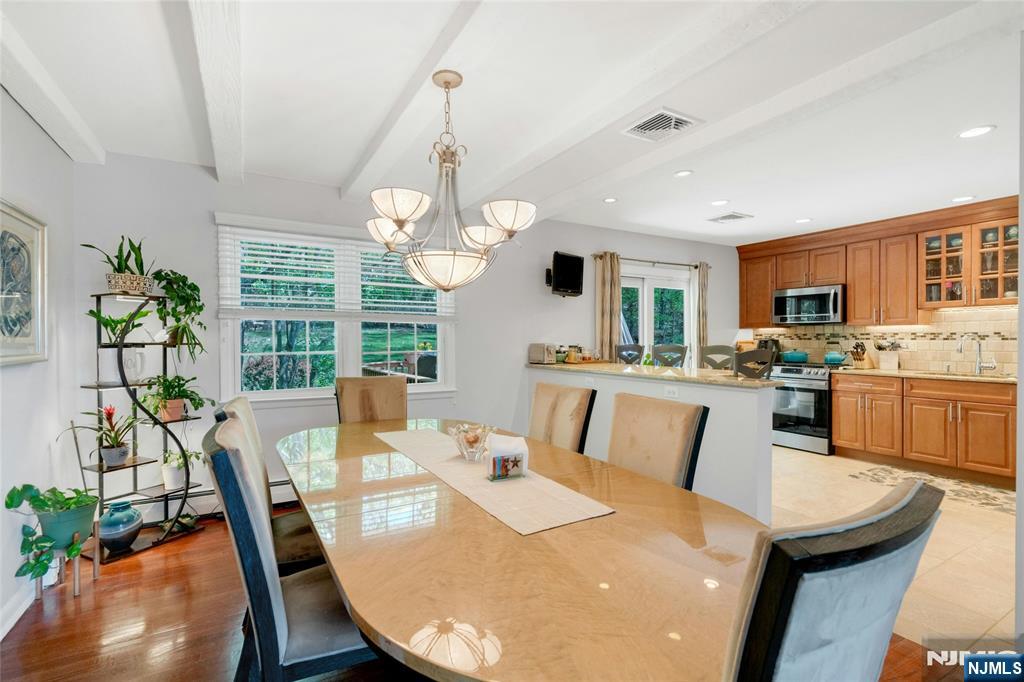 109 Malcolm Road Mahwah, NJ 07430 - Photo 17 of 43
