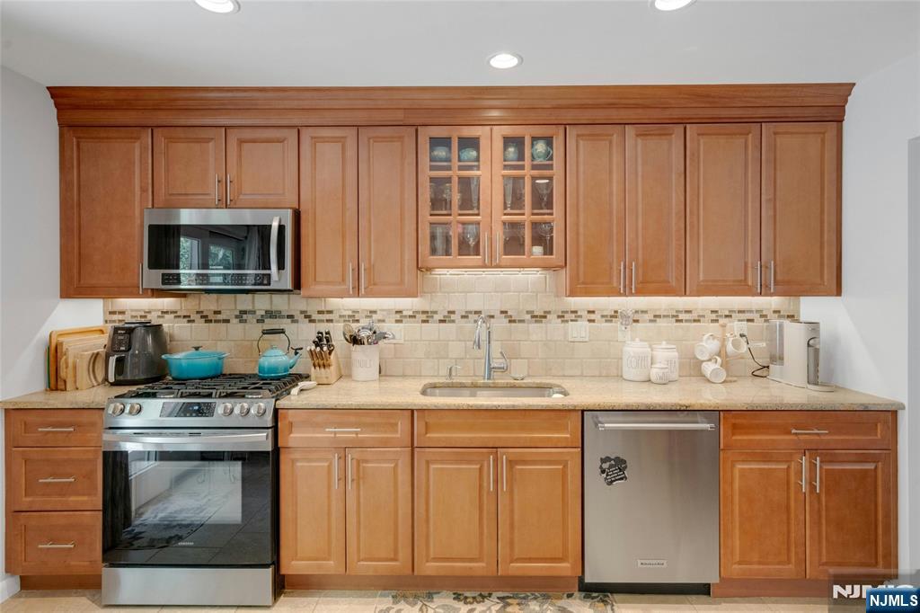 109 Malcolm Road Mahwah, NJ 07430 - Photo 20 of 43