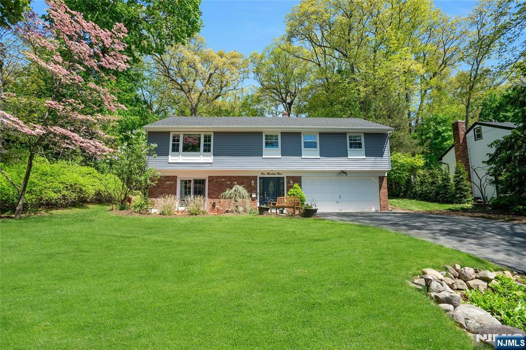 109 Malcolm Road Mahwah, NJ 07430 - Photo 2 of 43