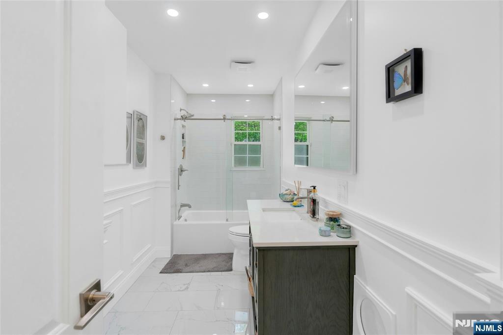 109 Malcolm Road Mahwah, NJ 07430 - Photo 25 of 43