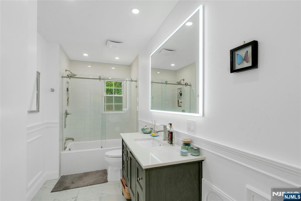 109 Malcolm Road Mahwah, NJ 07430 - Photo 27 of 43