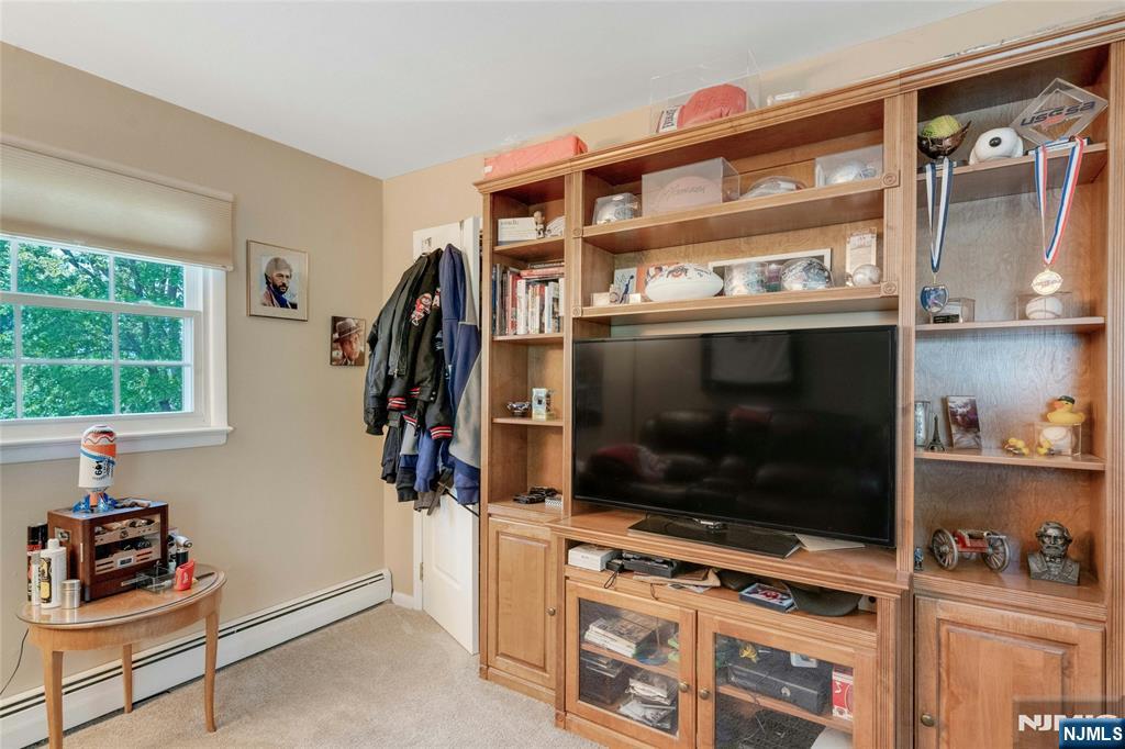 109 Malcolm Road Mahwah, NJ 07430 - Photo 31 of 43