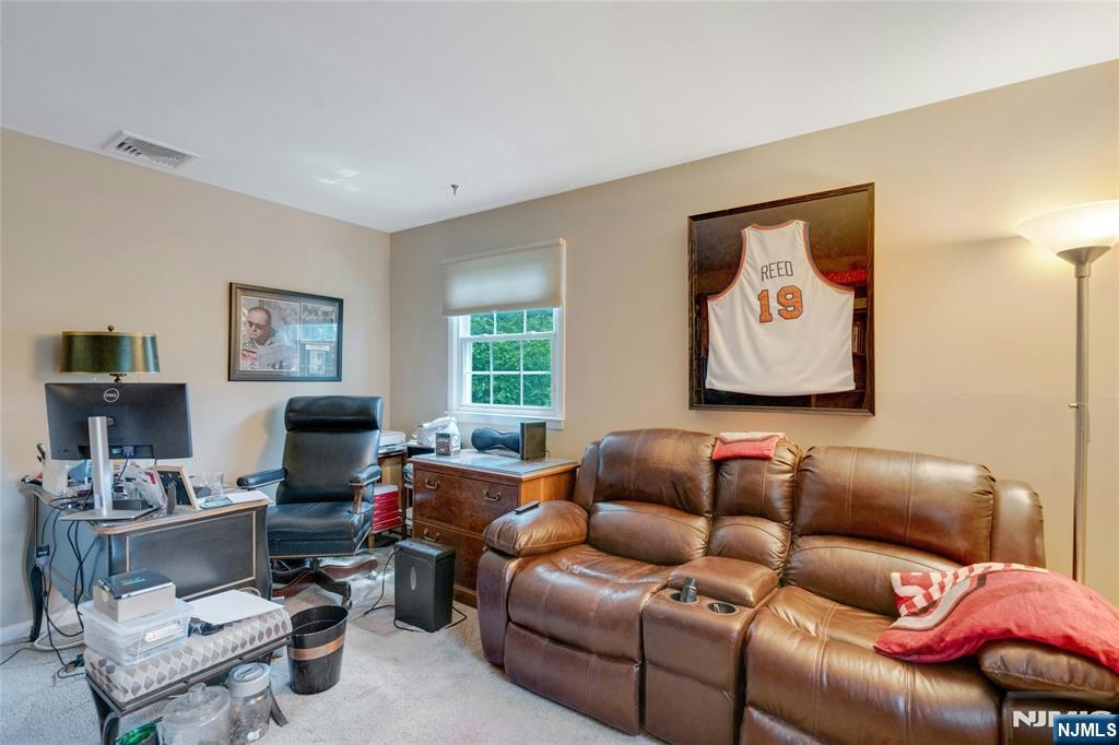 109 Malcolm Road Mahwah, NJ 07430 - Photo 32 of 43