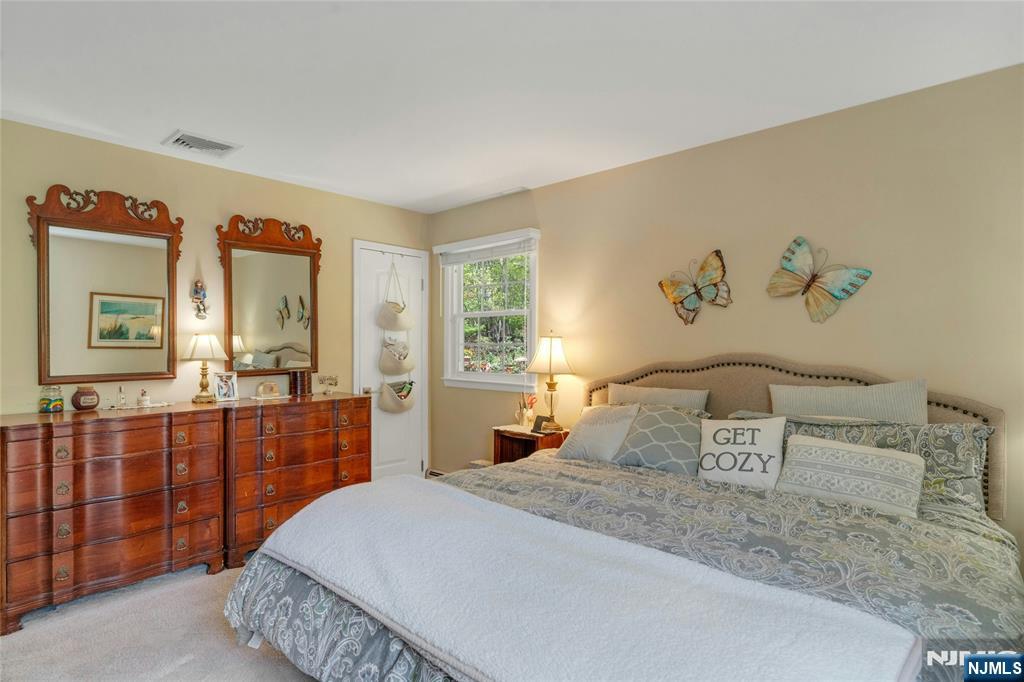109 Malcolm Road Mahwah, NJ 07430 - Photo 35 of 43