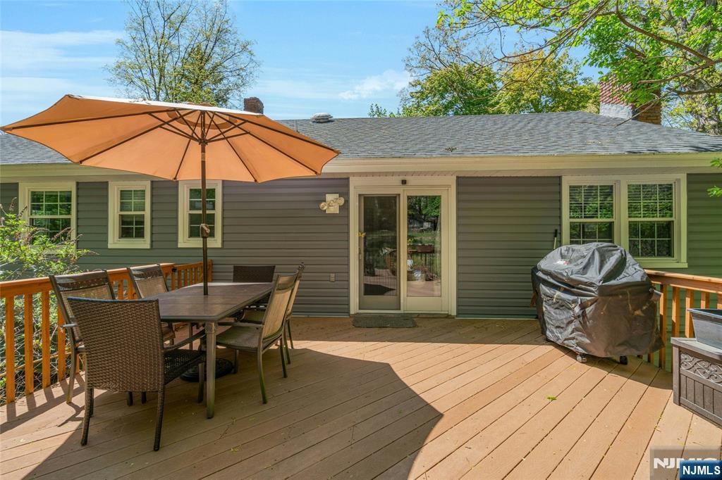 109 Malcolm Road Mahwah, NJ 07430 - Photo 38 of 43