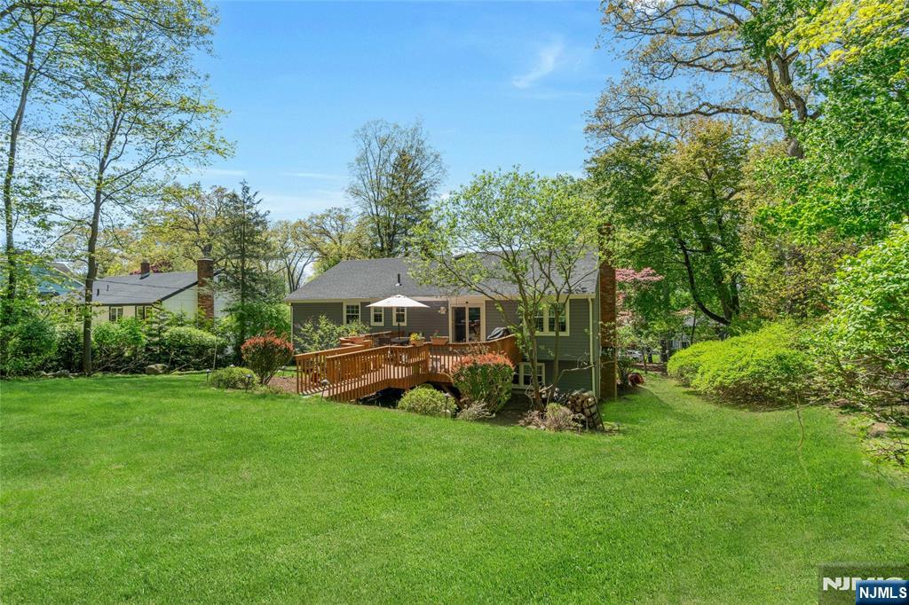 109 Malcolm Road Mahwah, NJ 07430 - Photo 40 of 43
