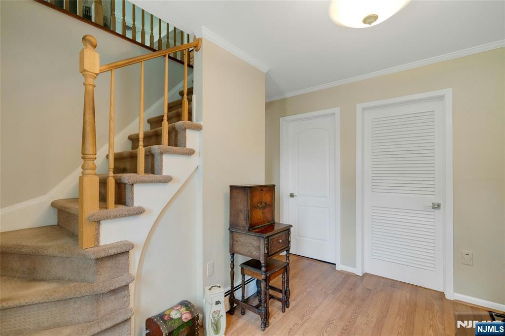 109 Malcolm Road Mahwah, NJ 07430 - Photo 5 of 43