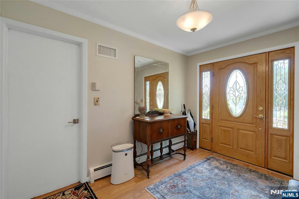 109 Malcolm Road Mahwah, NJ 07430 - Photo 6 of 43