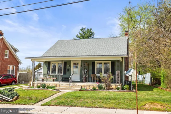 $260,000 | 318 West High Street, New Oxford, PA 17350
