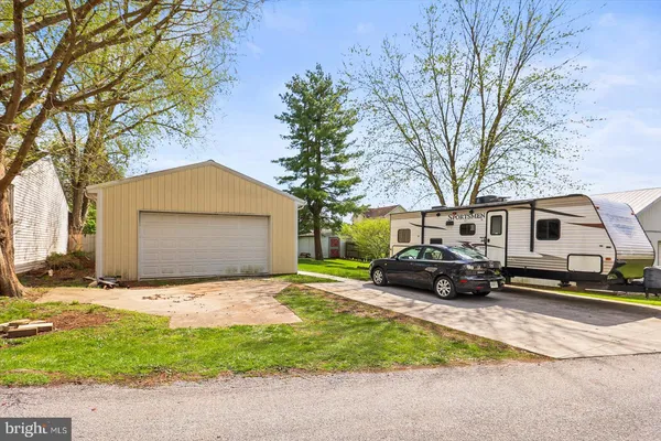 $260,000 | 318 West High Street, New Oxford, PA 17350