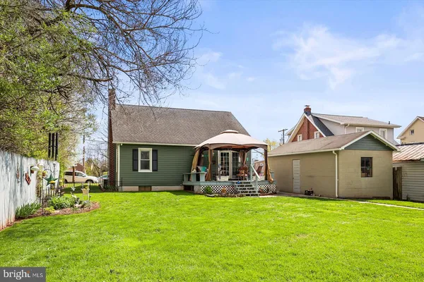 $260,000 | 318 West High Street, New Oxford, PA 17350