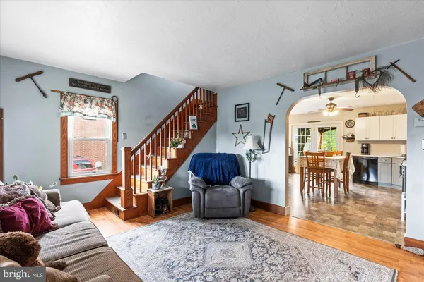 $260,000 | 318 West High Street, New Oxford, PA 17350