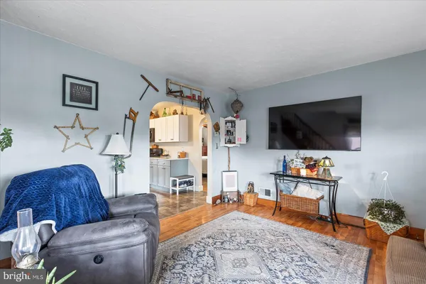 $260,000 | 318 West High Street, New Oxford, PA 17350