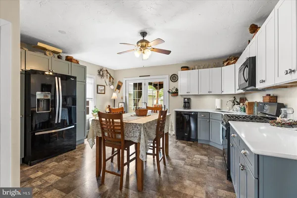 $260,000 | 318 West High Street, New Oxford, PA 17350