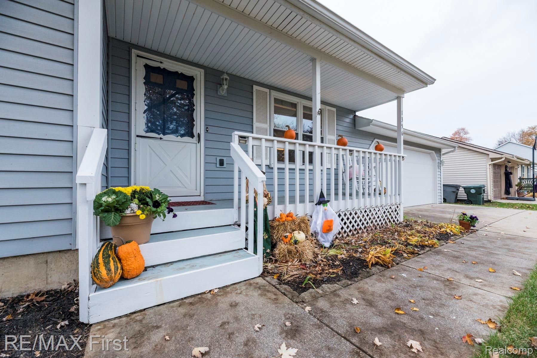 1356 Miller Road Lake Orion, MI 48362 - Photo 23 of 50 Vogel Team Miller Home-4.jpg