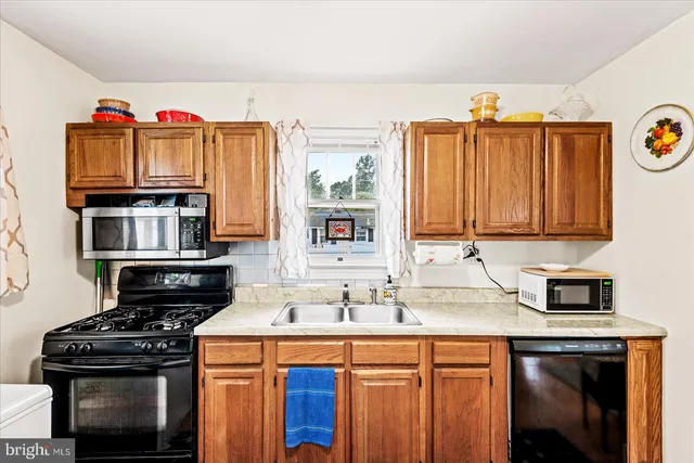 $325,000 | 314 Lafayette Street, Colonial Beach, VA 22443