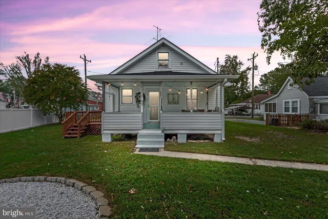 $325,000 | 314 Lafayette Street, Colonial Beach, VA 22443