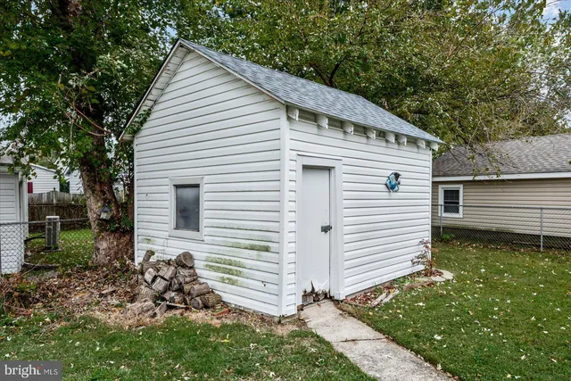 $325,000 | 314 Lafayette Street, Colonial Beach, VA 22443