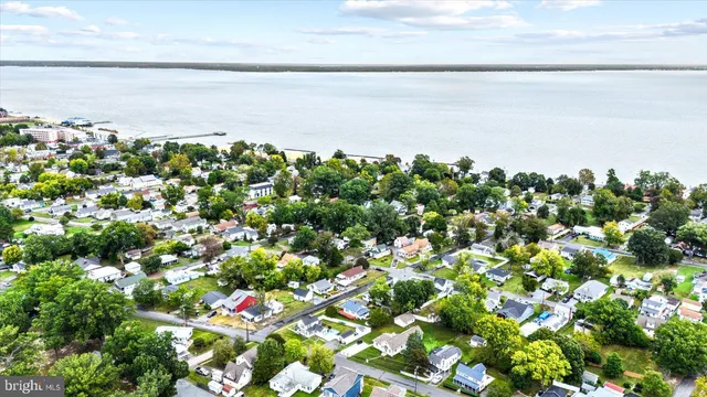 $325,000 | 314 Lafayette Street, Colonial Beach, VA 22443