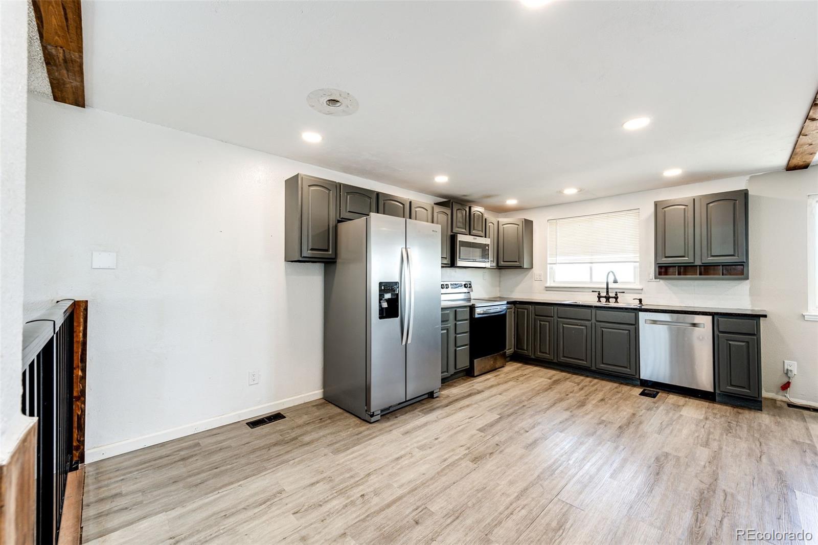 625 Madison Way Bennett, CO 80102 - Photo 6 of 40