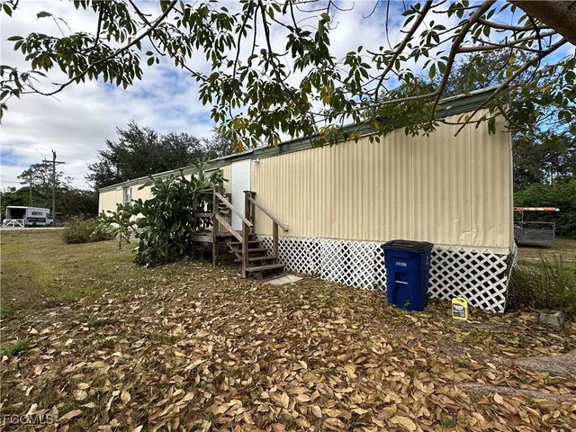 $995 | 7945 Hart Drive, North Fort Myers, FL 33917