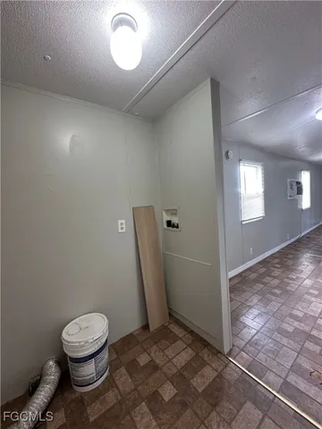 $995 | 7945 Hart Drive, North Fort Myers, FL 33917