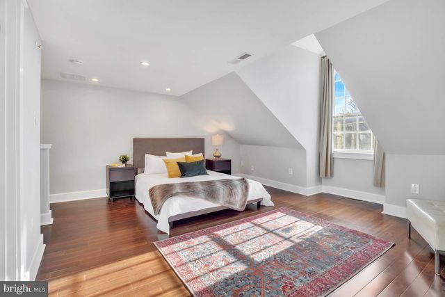 $600,000 | 521 Pine Street, Unit 3, Philadelphia, PA 19106