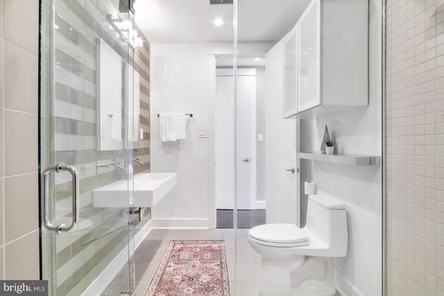 $600,000 | 521 Pine Street, Unit 3, Philadelphia, PA 19106