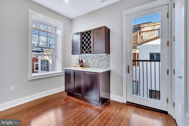$600,000 | 521 Pine Street, Unit 3, Philadelphia, PA 19106