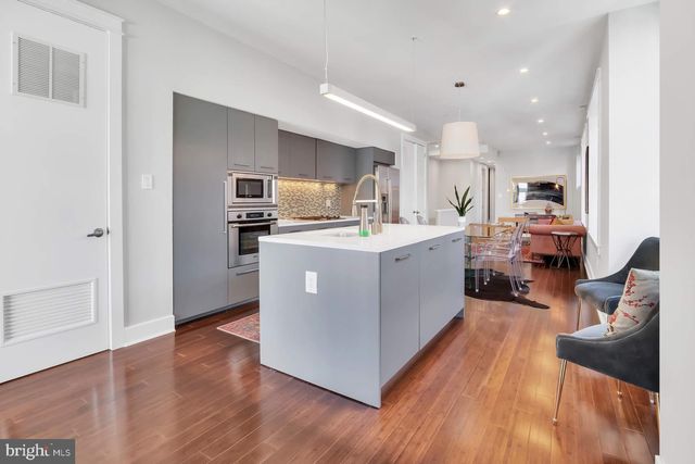 $600,000 | 521 Pine Street, Unit 3, Philadelphia, PA 19106