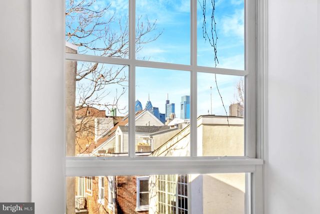 $600,000 | 521 Pine Street, Unit 3, Philadelphia, PA 19106