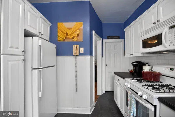 $424,900 | 132 East Hartwell Lane, Philadelphia, PA 19118
