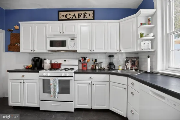 $424,900 | 132 East Hartwell Lane, Philadelphia, PA 19118