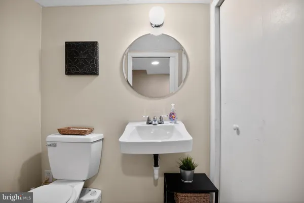 $424,900 | 132 East Hartwell Lane, Philadelphia, PA 19118