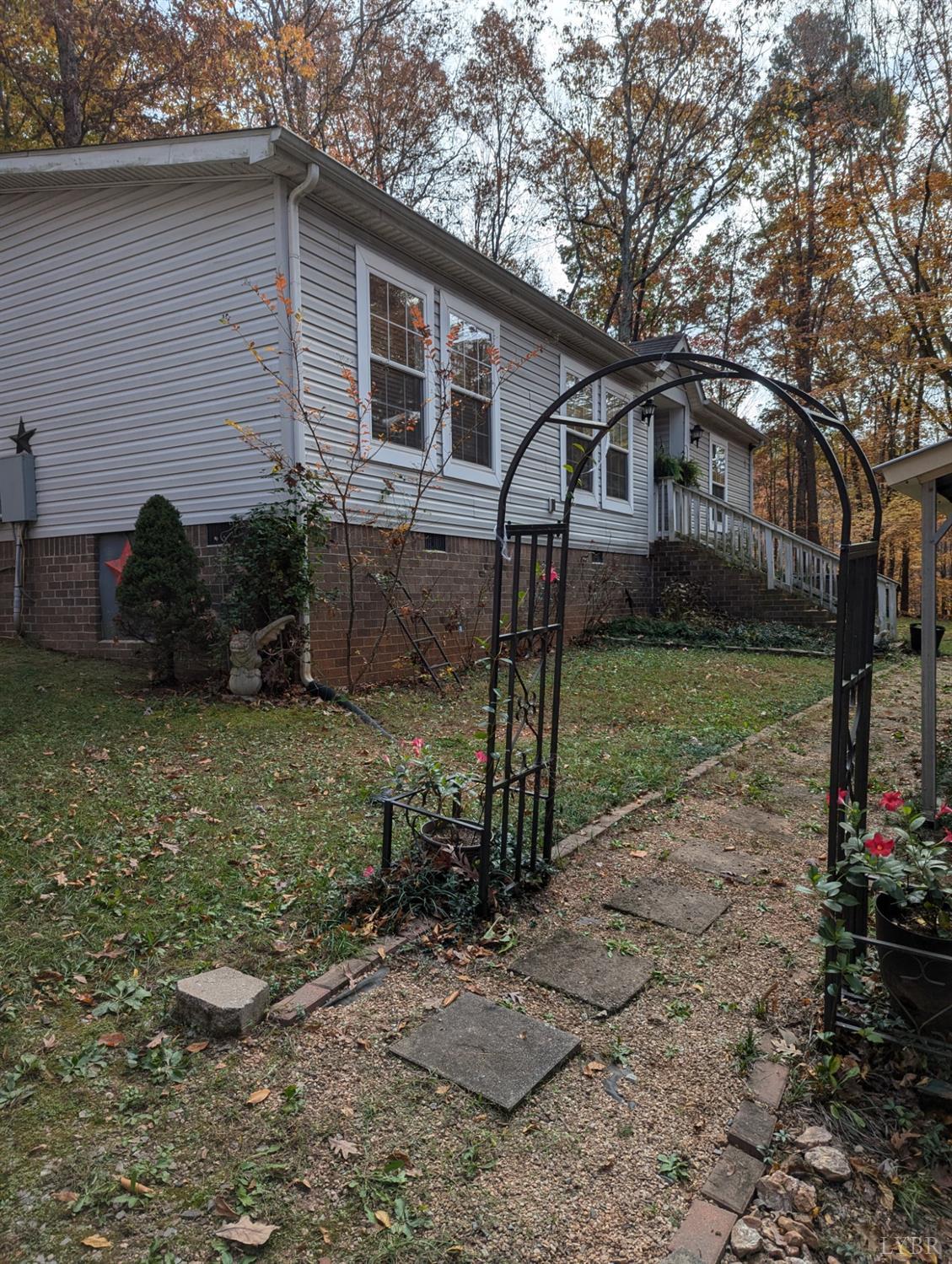 2305 Earley Farm Road Amherst, VA 24521 - Photo 3 of 18 Gallery Image 3