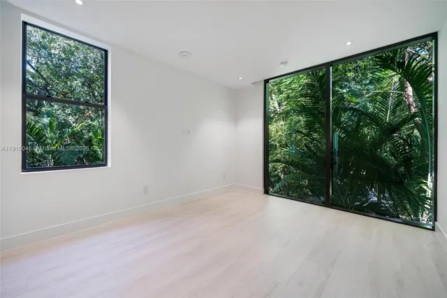 $5,895,000 | 3670 Avocado Avenue, Miami, FL 33133